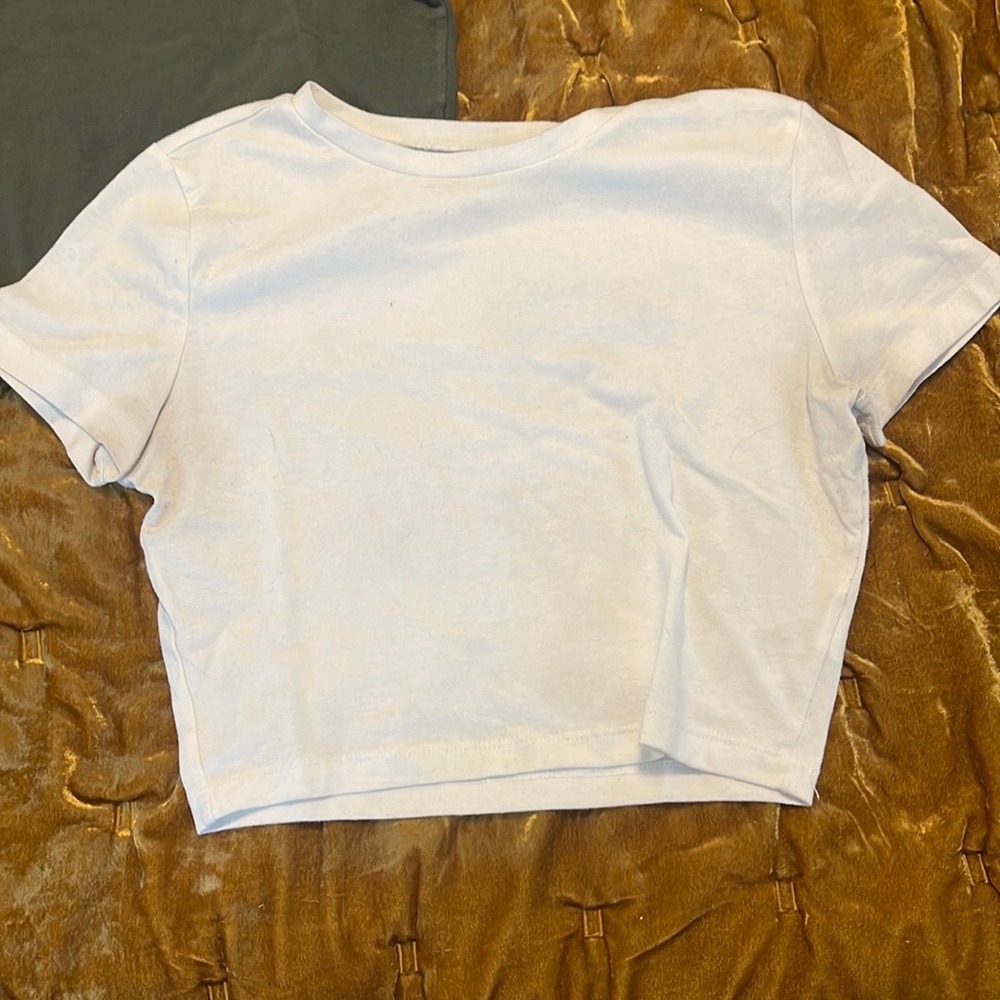 Cute white tshirt crop